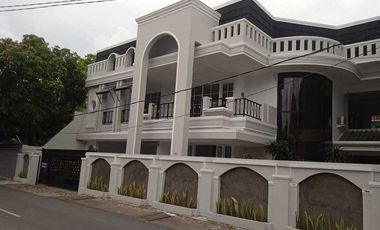 Rumah Lux di Bali, Denpasar tengah, lokasi strategis, bebas banjir