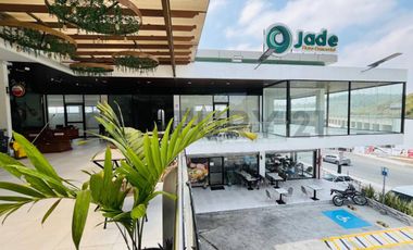 ¡Local esquinero con vista panorámica vidrio templado 153.42 m²