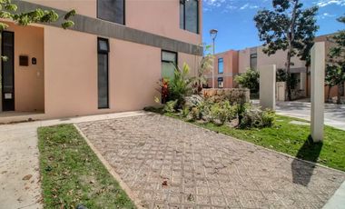 TOWNHOUSE EN VENTA 3 RECAMARAS 2 BAÑOS EN TAO EDENA TULUM