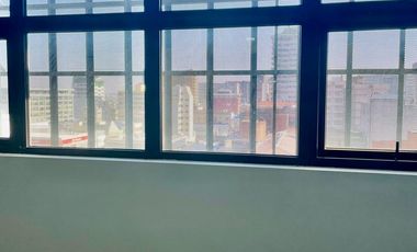 ESPACIOSA OFICINA CON ESTACIONAMIENTO