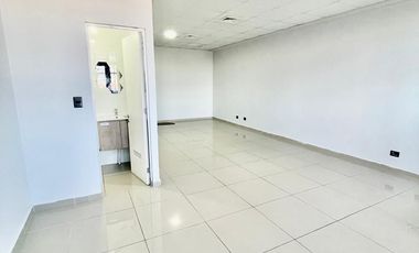 ESPACIOSA OFICINA CON ESTACIONAMIENTO