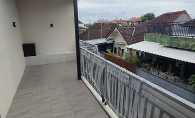 Sale rumah one gate 2lt 120m2 hanya 50mtr dari utama buana raya jl5mtr