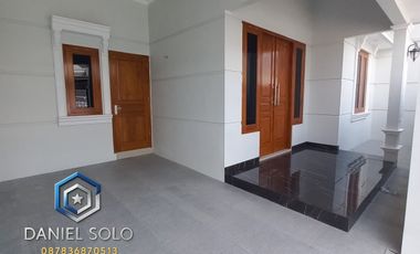 DIJUAL RUMAH GENTAN PURBAYAN SOLO
