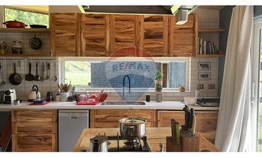 propiedad multifuncional turística y vitivinícola