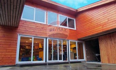 propiedad multifuncional turística y vitivinícola