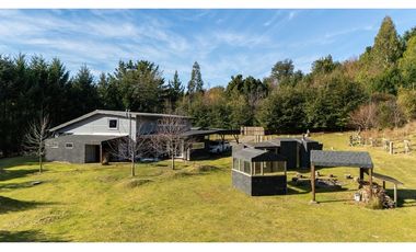 propiedad multifuncional turística y vitivinícola