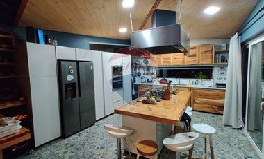 propiedad multifuncional turística y vitivinícola