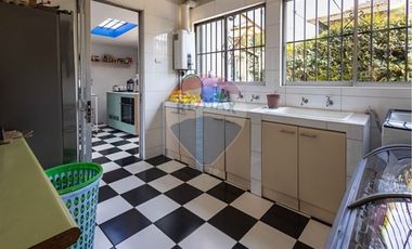 CASA SECTOR COLEGIO SAN IGNACIO/ SAN GABRIEL