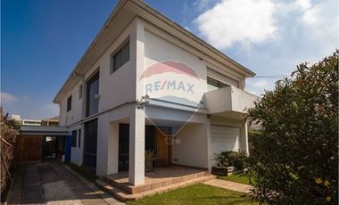 CASA SECTOR COLEGIO SAN IGNACIO/ SAN GABRIEL