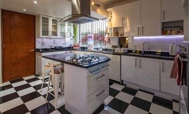 CASA SECTOR COLEGIO SAN IGNACIO/ SAN GABRIEL