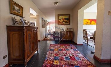 CASA SECTOR COLEGIO SAN IGNACIO/ SAN GABRIEL