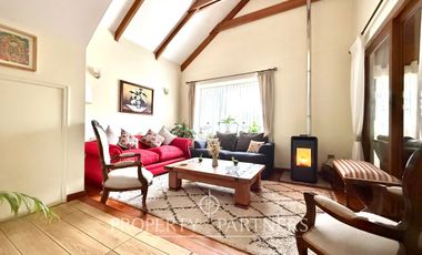 Andalué luminosa casa en sector con excelente conectividad