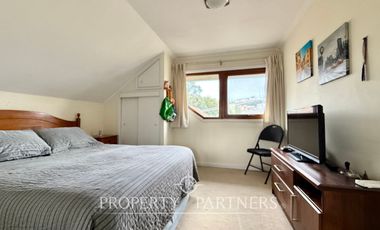 Andalué luminosa casa en sector con excelente conectividad