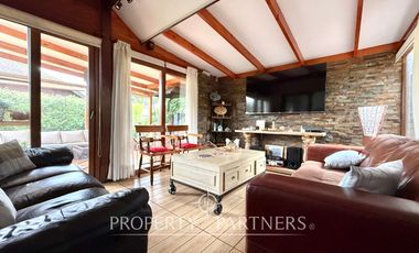 Andalué luminosa casa en sector con excelente conectividad