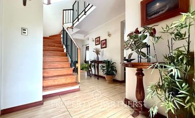 Andalué luminosa casa en sector con excelente conectividad