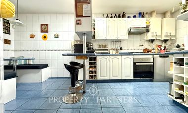 Andalué luminosa casa en sector con excelente conectividad