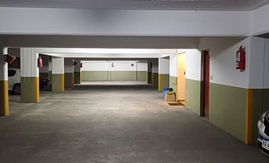 VENTA COCHERA ZONA CENTRO