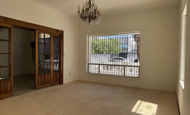 Amplia propiedad en renta, ideal para uso corporativo