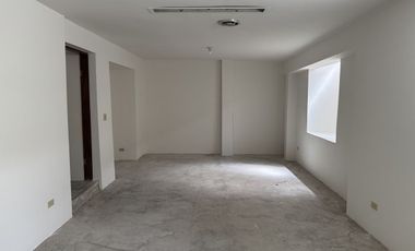 Amplia propiedad en renta, ideal para uso corporativo