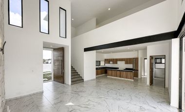 Casa en venta de 4 habitaciones con detalles de lujo en Bosques de Conkal 3