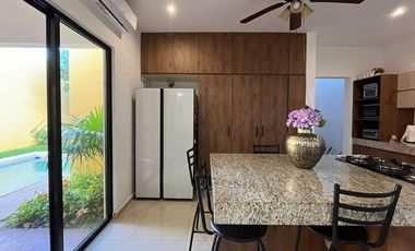 HERMOSA CASA DE UN PISO EN VENTA EN MERIDA YUCATAN.