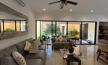 HERMOSA CASA DE UN PISO EN VENTA EN MERIDA YUCATAN.