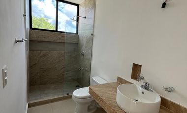 Casa de 4 recamaras en privada al norte de la ciudad