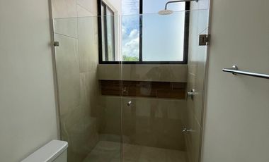 Casa de 4 recamaras en privada al norte de la ciudad