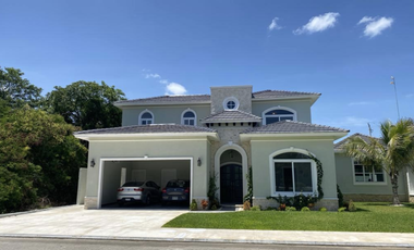 Casa en Venta en Jardines de Rejoyada, Mérida, Yucatán