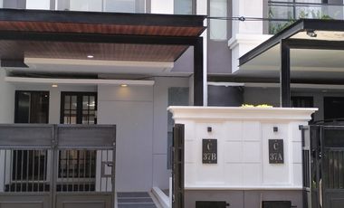 Rumah mewah perumahan Rungkut harapan Merr