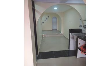 SE VENDE CASA CON TRES VIVIENDAS INDEPENDIENTES EN EL CENTRO