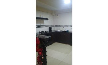 SE VENDE CASA CON TRES VIVIENDAS INDEPENDIENTES EN EL CENTRO