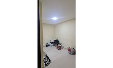 SE VENDE CASA CON TRES VIVIENDAS INDEPENDIENTES EN EL CENTRO