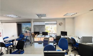 VENTA DE MODERNA OFICINA LAURELES EXCELENTE OPORTUNIDAD DE INVERSION