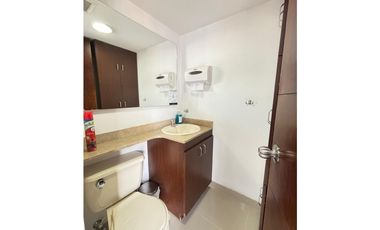 VENTA DE MODERNA OFICINA LAURELES EXCELENTE OPORTUNIDAD DE INVERSION