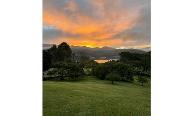 CASA FINCA EN ARRIENDO EL RETIRO ANTIOQUIA, SECTOR FIZEBAD.