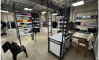 SE VENDE OFICINA EN PINARES AREA  50 MTS 2 PISO