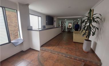 Alquilo Oficina  en Cedritos, Bogota D.C