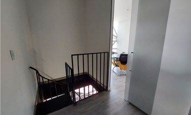 Renta de Oficina en Centro Comercial Santa Fe, Bogotá