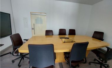 Renta de Oficina en Centro Comercial Santa Fe, Bogotá