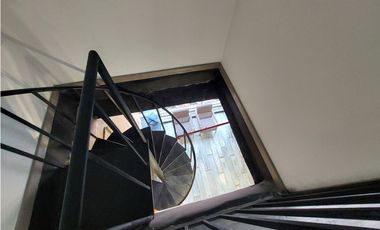 Renta de Oficina en Centro Comercial Santa Fe, Bogotá