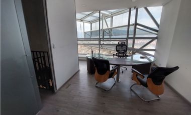Renta de Oficina en Centro Comercial Santa Fe, Bogotá