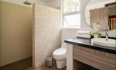 Se vende hermosa casa campestre ,en cerritos vía la Virgina.