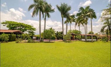 Se vende hermosa casa campestre ,en cerritos vía la Virgina.