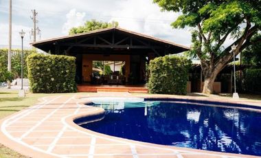 Se vende hermosa casa campestre ,en cerritos vía la Virgina.