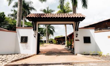 Se vende hermosa casa campestre ,en cerritos vía la Virgina.