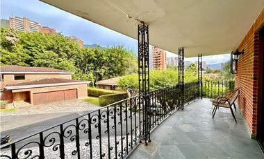 Casa para la venta en altos del Poblado