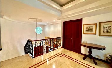 Casa para la venta en altos del Poblado