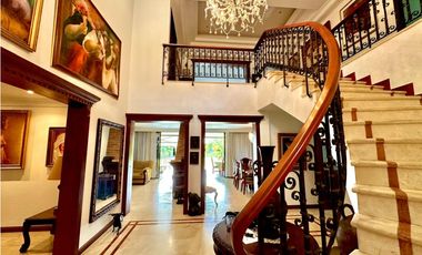 Casa para la venta en altos del Poblado