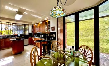 Casa para la venta en altos del Poblado